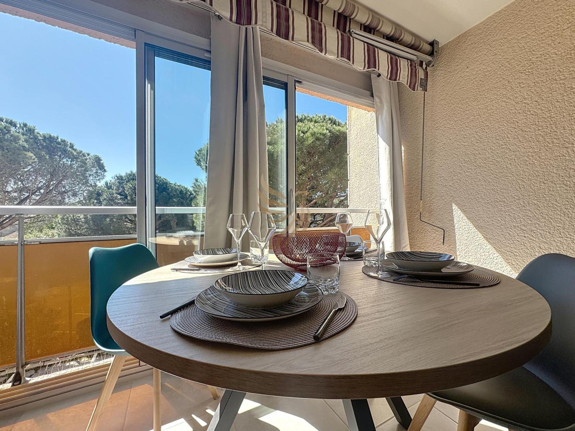 Coco'b - - 4 Pers - Parking - 7min A Pied De La - Clim - Wifi - Capitalchic Service Appartement Fréjus