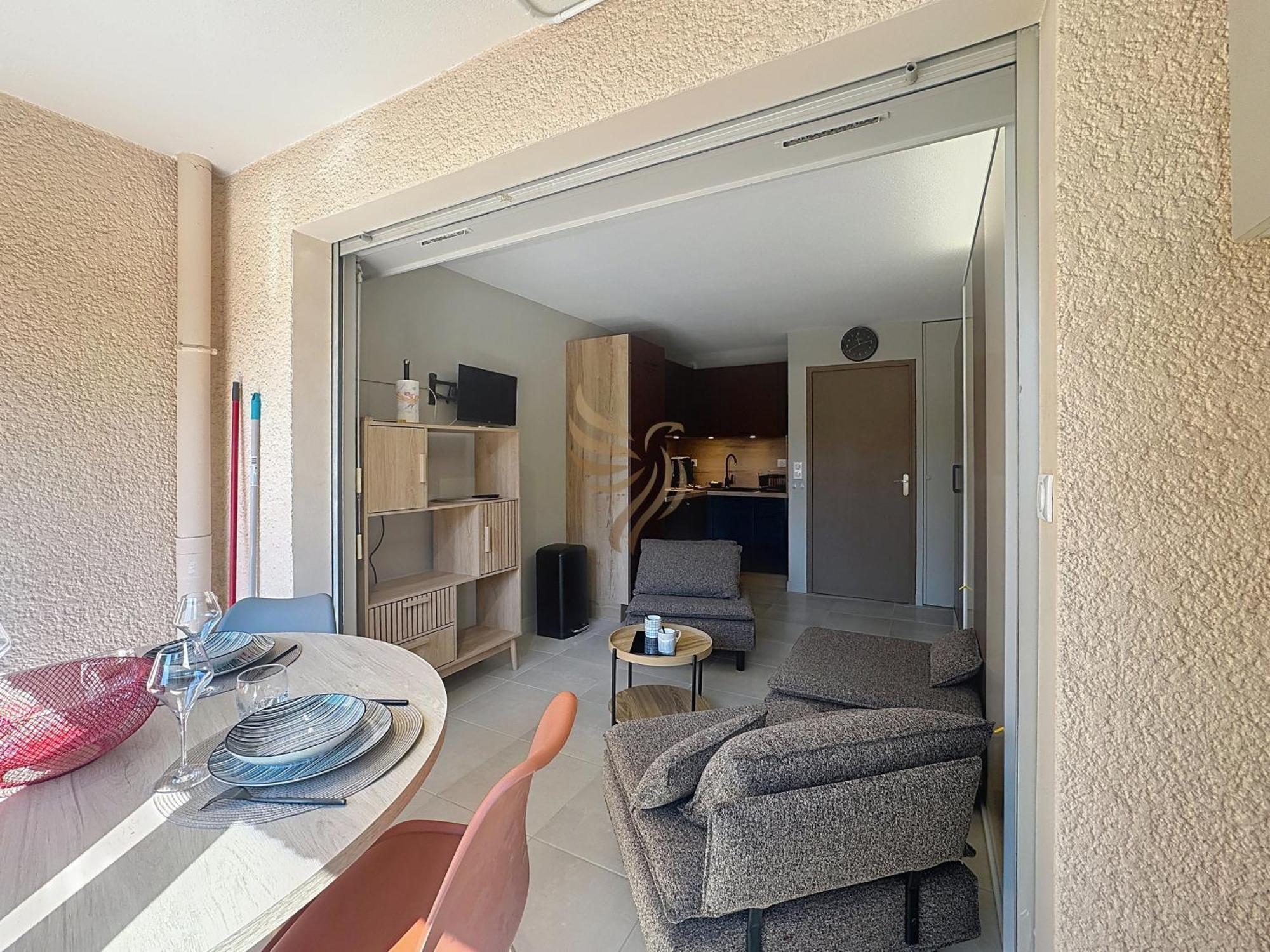 Coco'b - - 4 Pers - Parking - 7min A Pied De La - Clim - Wifi - Capitalchic Service Appartement